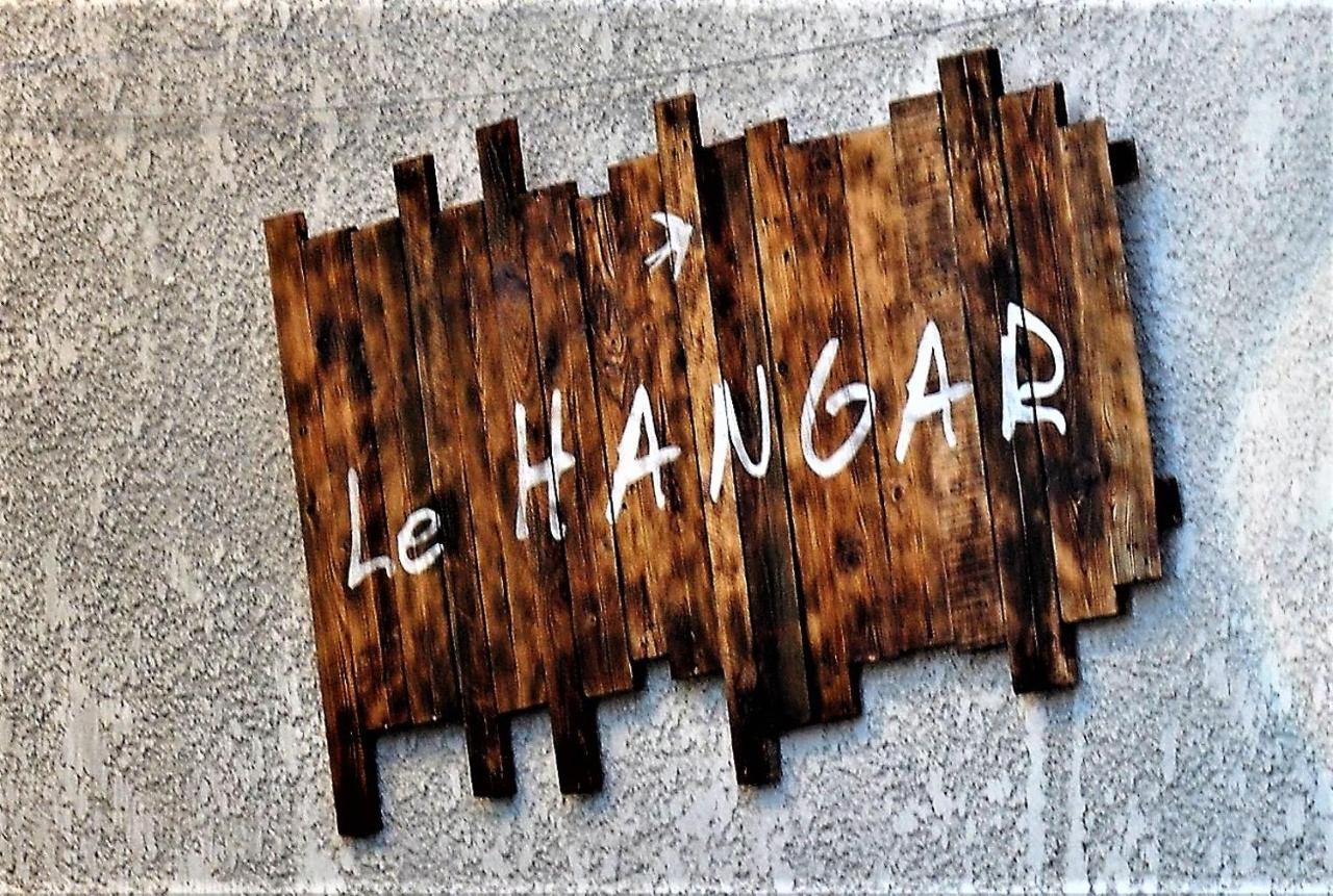 Le Hangar Saint-Jean-dʼAngély Екстериор снимка